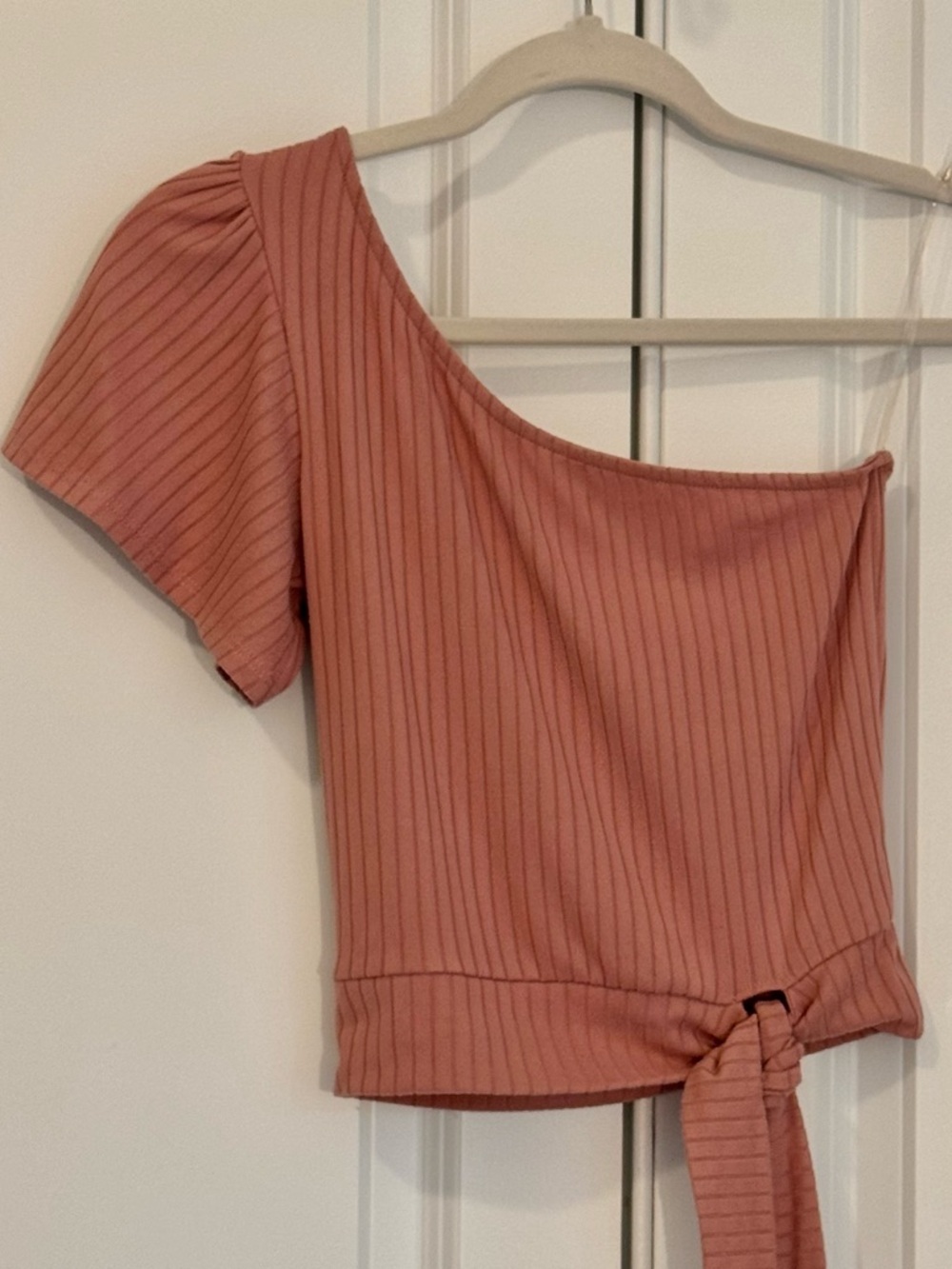 Moa Moa One-Shoulder Tie-Front Crop Top in Dusty Rose / Mauve - Picture 5 of 5